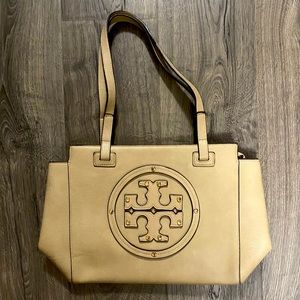 Cream/ Tan Purse! New condition!